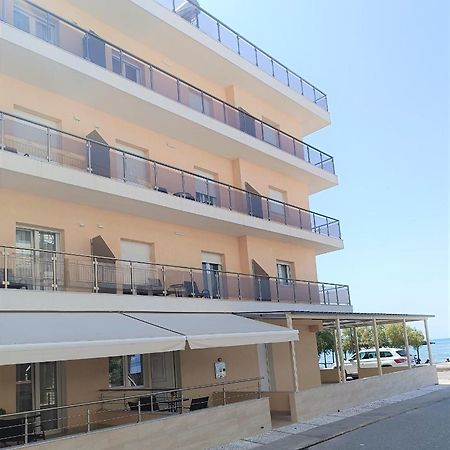 Navarino Luxe Suites With Sea View Peraia  ภายนอก รูปภาพ